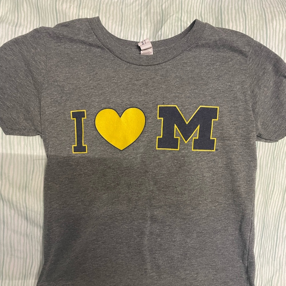 Children’s size small I 💛M shirt. Bella and Canvas kids. No returns.
